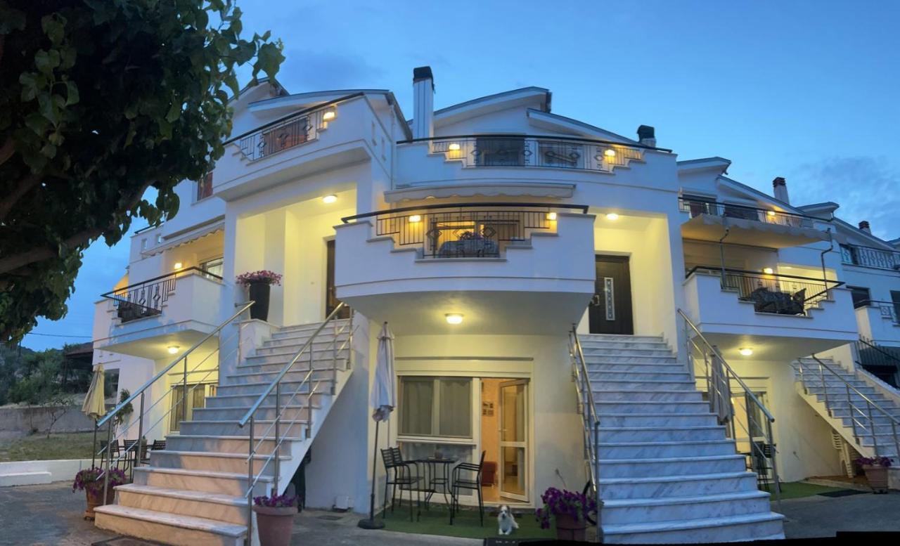White Paradise Apartment Palaiontsiflikion