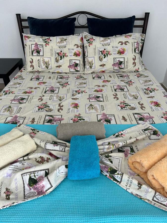 White Paradise Apartment