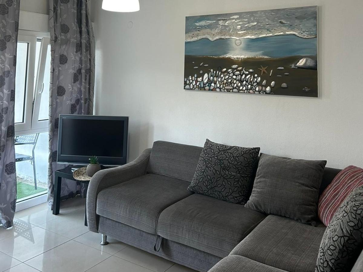 Apartment White Paradise Palaiontsiflikion